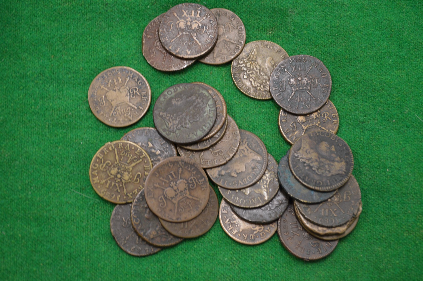 A good Gentleman's lifetime collection of coins to include Roman and other. - Image 3 of 6