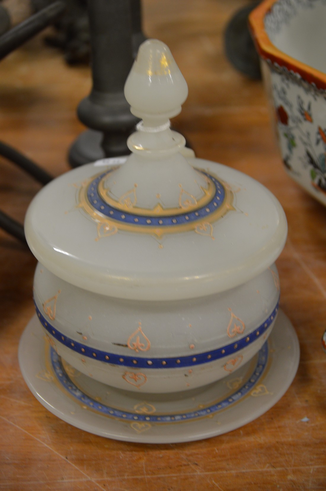 An opaque glass bowl with cover and stand, a glass oil lamp reservoir and a decorative glass dish - Image 2 of 4