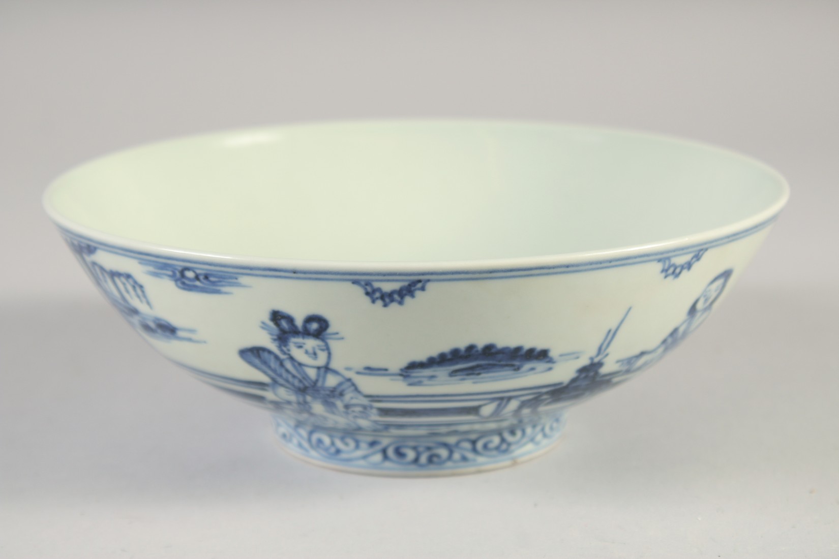 A CHINESE BLUE AND WHITE PORCELAIN BOWL, decorated with figures, four-character mark to base, 19cm - Image 2 of 6