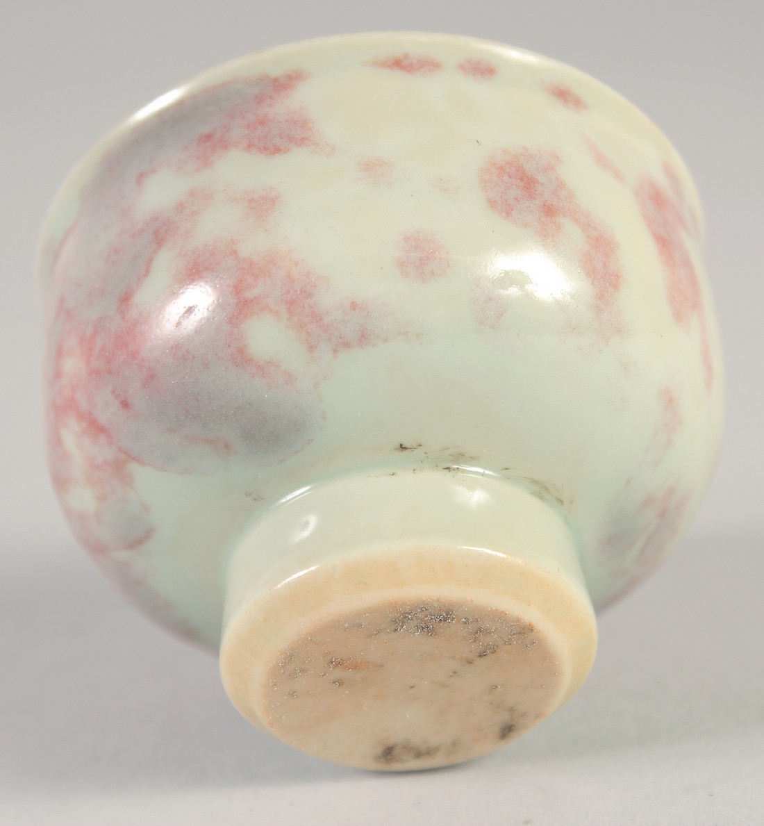 A CHINESE YUAN STYLE WINE CUP, 6cm diameter. - Image 5 of 5