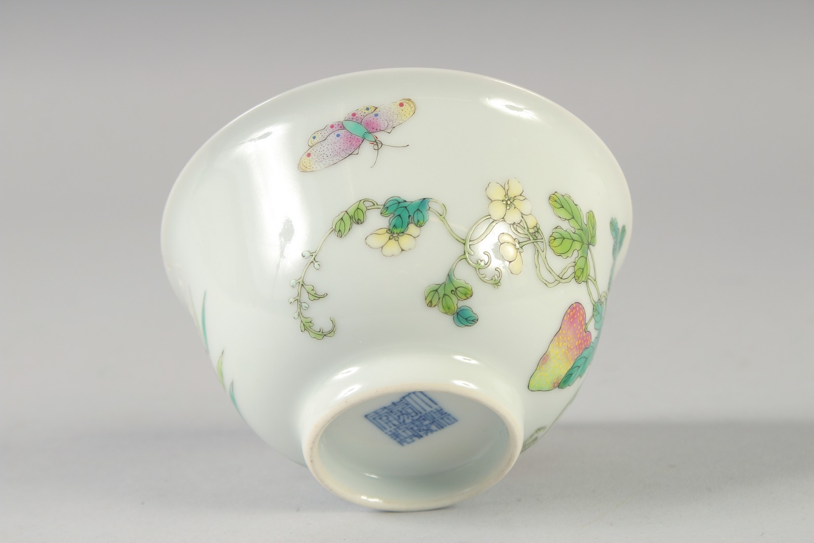 A CHINESE FAMILLE ROSE TEA BOWL AND ASSOCIATED COVER, Daoguang mark and possibly of the period, bowl - Image 5 of 7