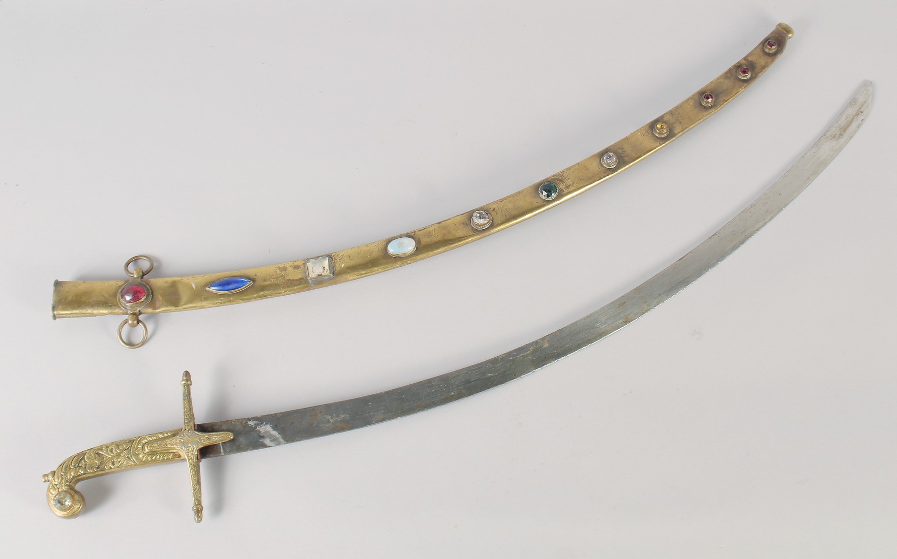 A REPRODUCTION MIDDLE-EASTERN MAMELUKE STYLE SWORD, 89cm long.