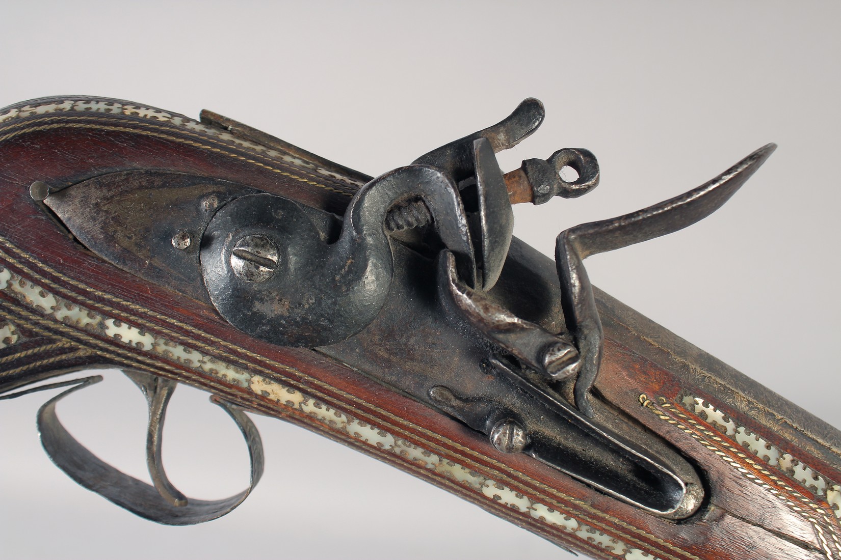 A 19TH CENTURY AFGHAN JEZAIL MOTHER OF PEARL INLAID FLINKLOCK RIFLE, 167cm long. - Image 3 of 11