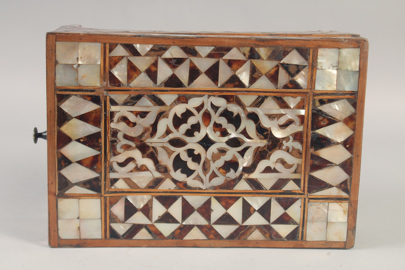 A 18TH CENTURY OTTOMAN MOTHER OF PEARL INLAID WOODEN MIRROR BOX, further inlaid with - Image 3 of 4