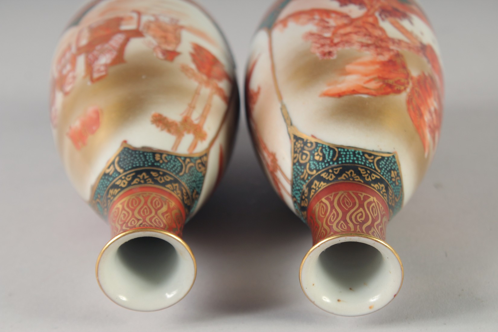 A PAIR OF JAPANESE PORCELAIN SAKE BOTTLES, each with character mark to base, 17cm high. - Image 5 of 6