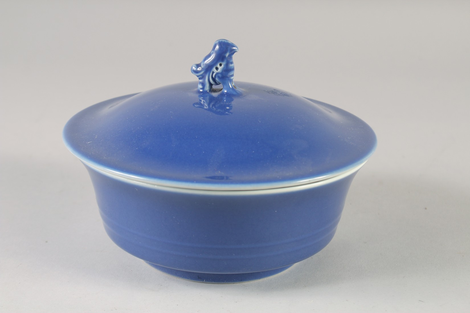 A CHINESE POWDER BLUE GLAZE BOWL AND COVER, the cover with molded bird finial, bearing Yongxheng - Image 3 of 8