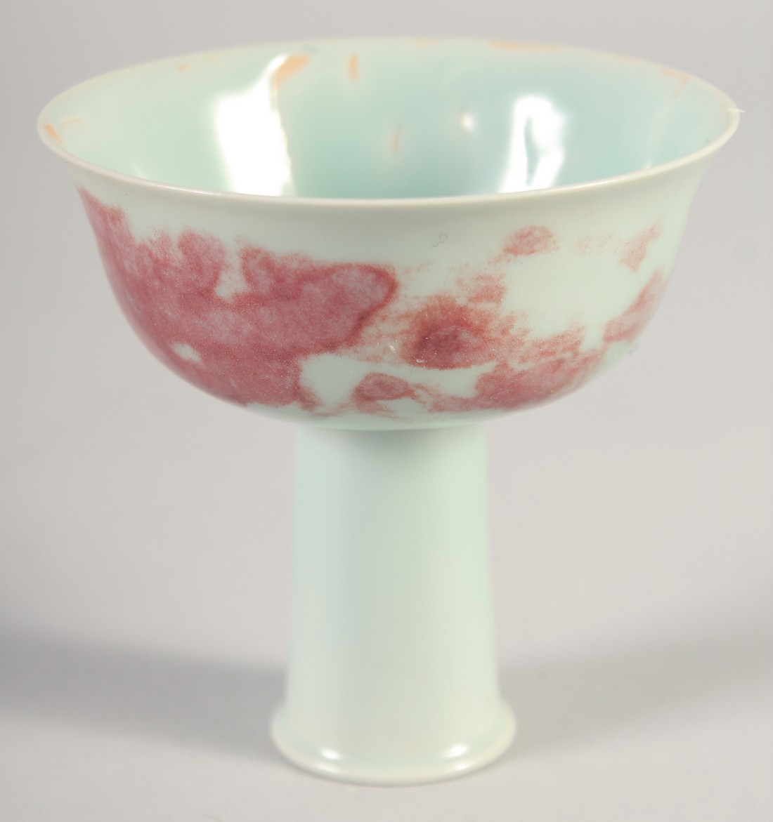 A CHINESE YUAN STYLE PORCELAIN STEM CUP, 9.5cm high. - Image 3 of 5