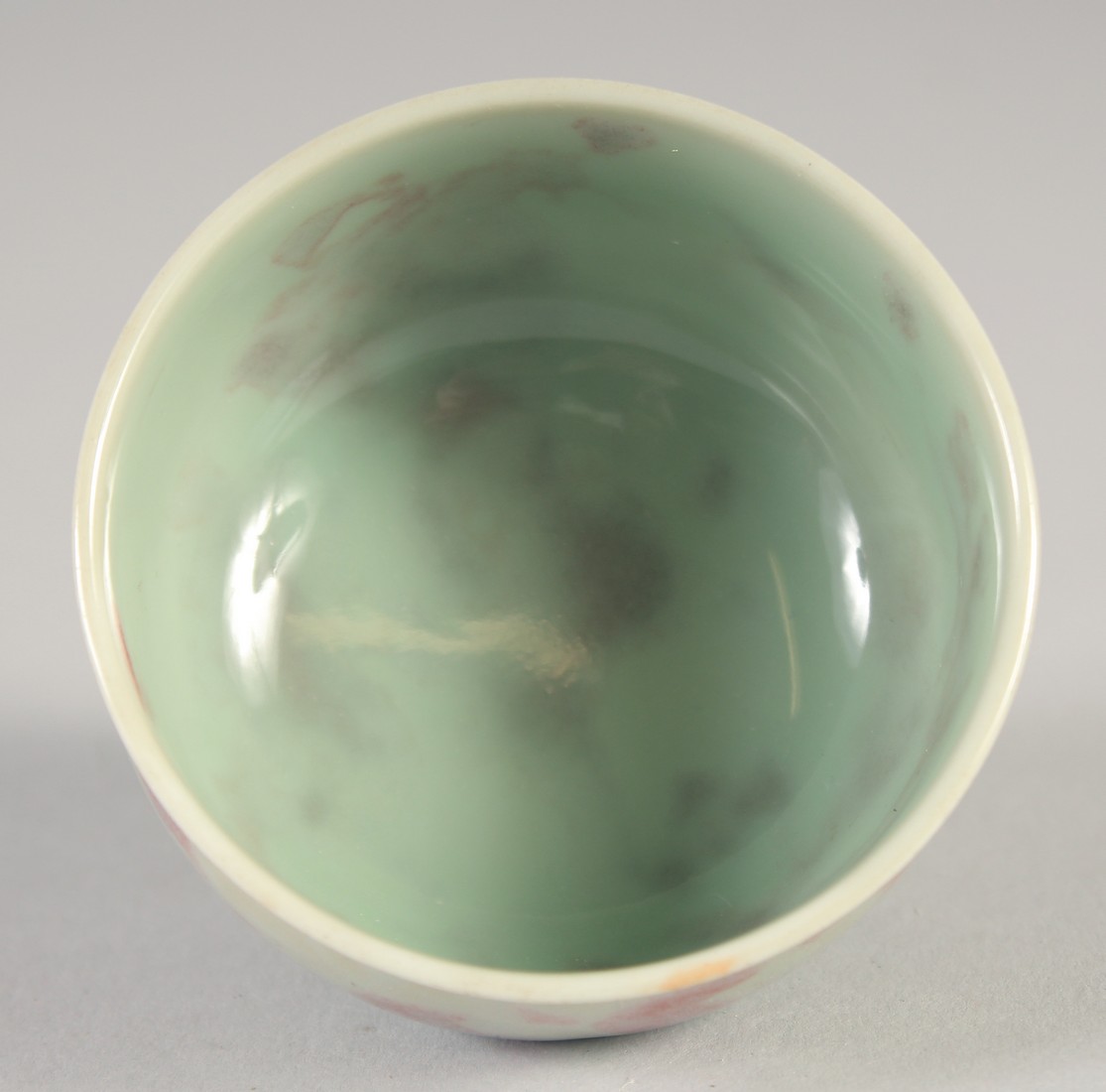 A CHINESE YUAN STYLE WINE CUP, 6cm diameter. - Image 4 of 5