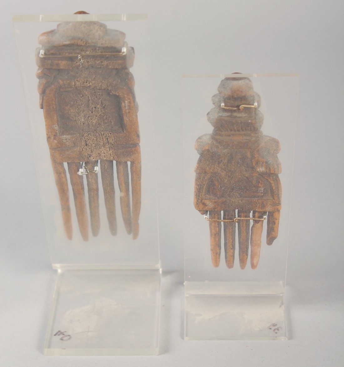 TWO 16TH-17TH CENTURY SOUTH INDIAN CARVED BONE COMBS, 13cm and 10.5cm, (2). - Image 4 of 4