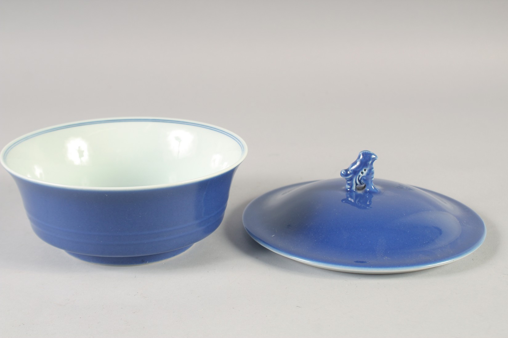 A CHINESE POWDER BLUE GLAZE BOWL AND COVER, the cover with molded bird finial, bearing Yongxheng - Image 5 of 8