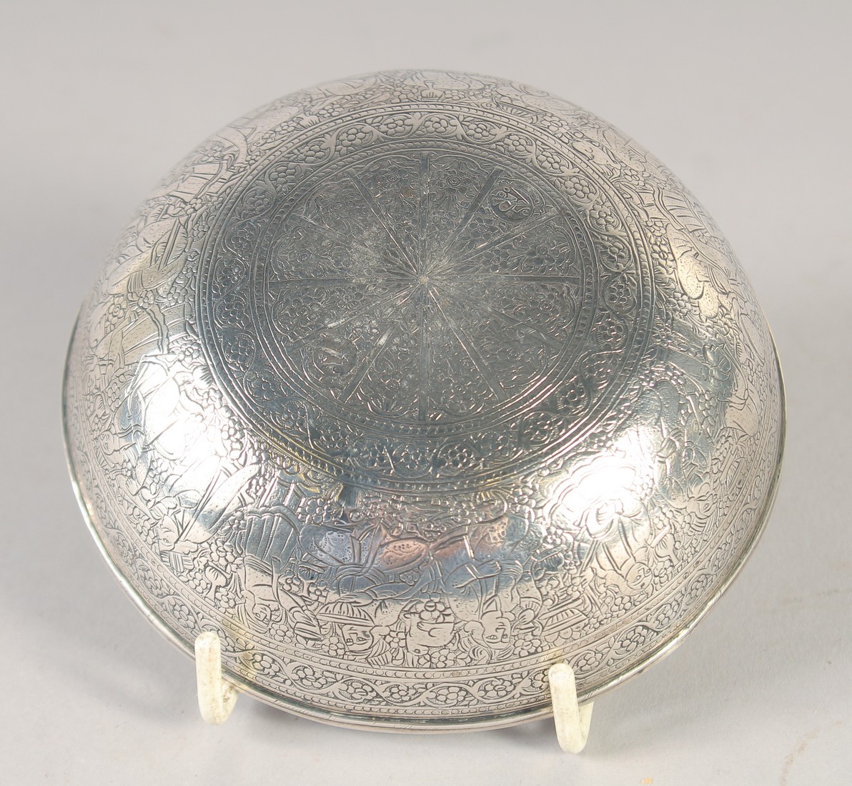 A PERSIAN FINELY ENGRAVED SILVER BOWL, with a band of figures and foliate motifs, weight 80g, 11cm - Image 3 of 3