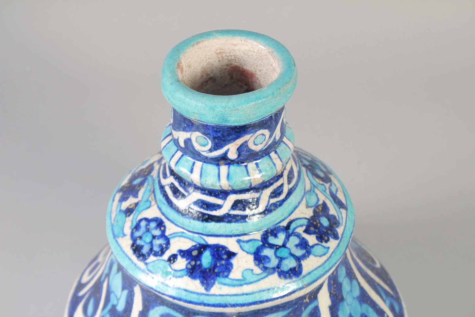 A VERY UNUSUAL LARGE 19TH CENTURY INDIAN MULTAN IZNIK STYLE GLAZED POTTERY CANDLESTICK, with a - Image 4 of 5