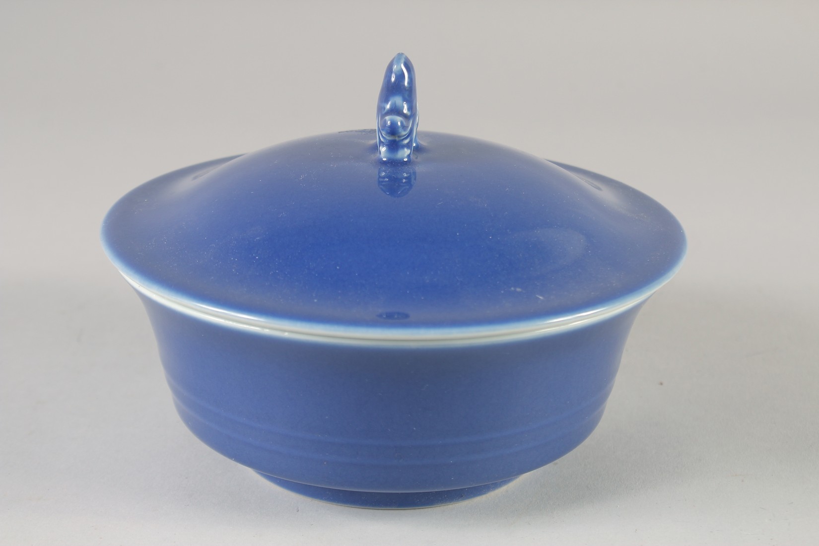 A CHINESE POWDER BLUE GLAZE BOWL AND COVER, the cover with molded bird finial, bearing Yongxheng - Image 4 of 8