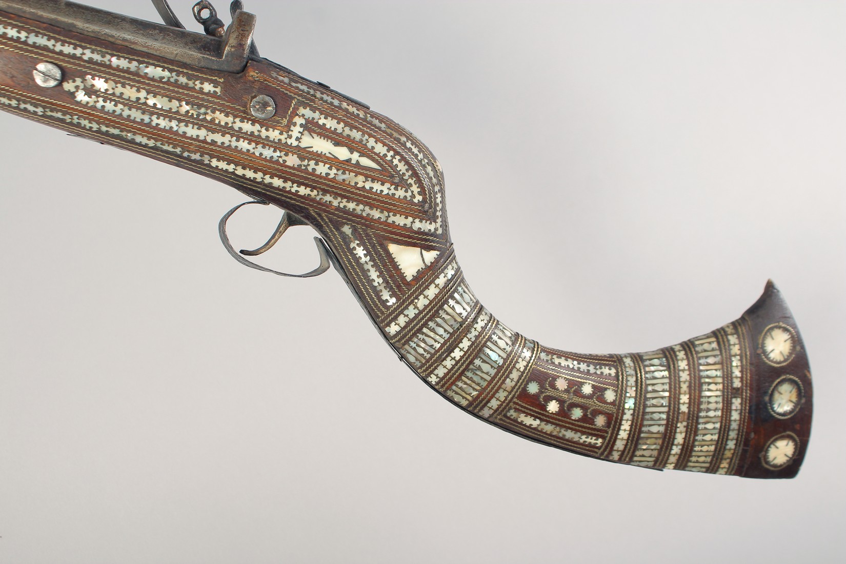 A 19TH CENTURY AFGHAN JEZAIL MOTHER OF PEARL INLAID FLINKLOCK RIFLE, 167cm long. - Image 5 of 11