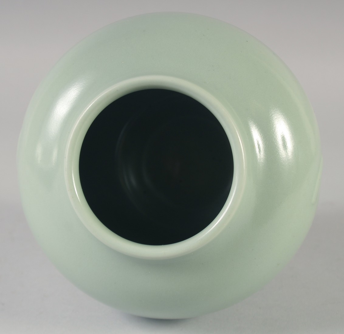 A CHINESE CELADON GLAZE PORCELAIN POT, with Daoguang mark to base, 19cm high. - Image 5 of 7