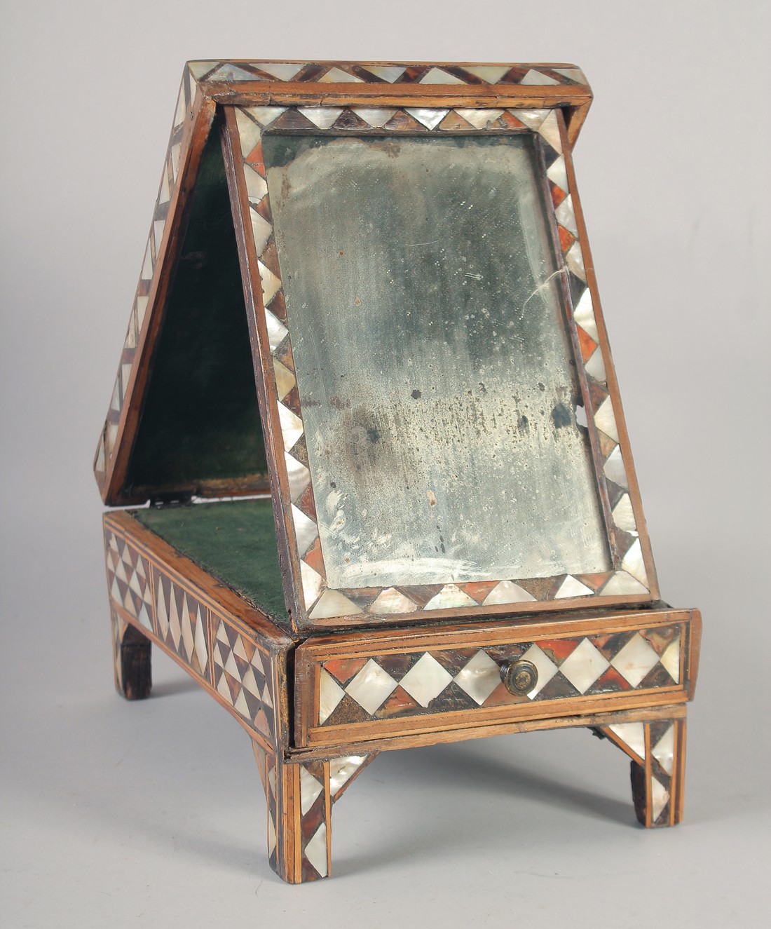 A 18TH CENTURY OTTOMAN MOTHER OF PEARL INLAID WOODEN MIRROR BOX, further inlaid with - Image 4 of 4