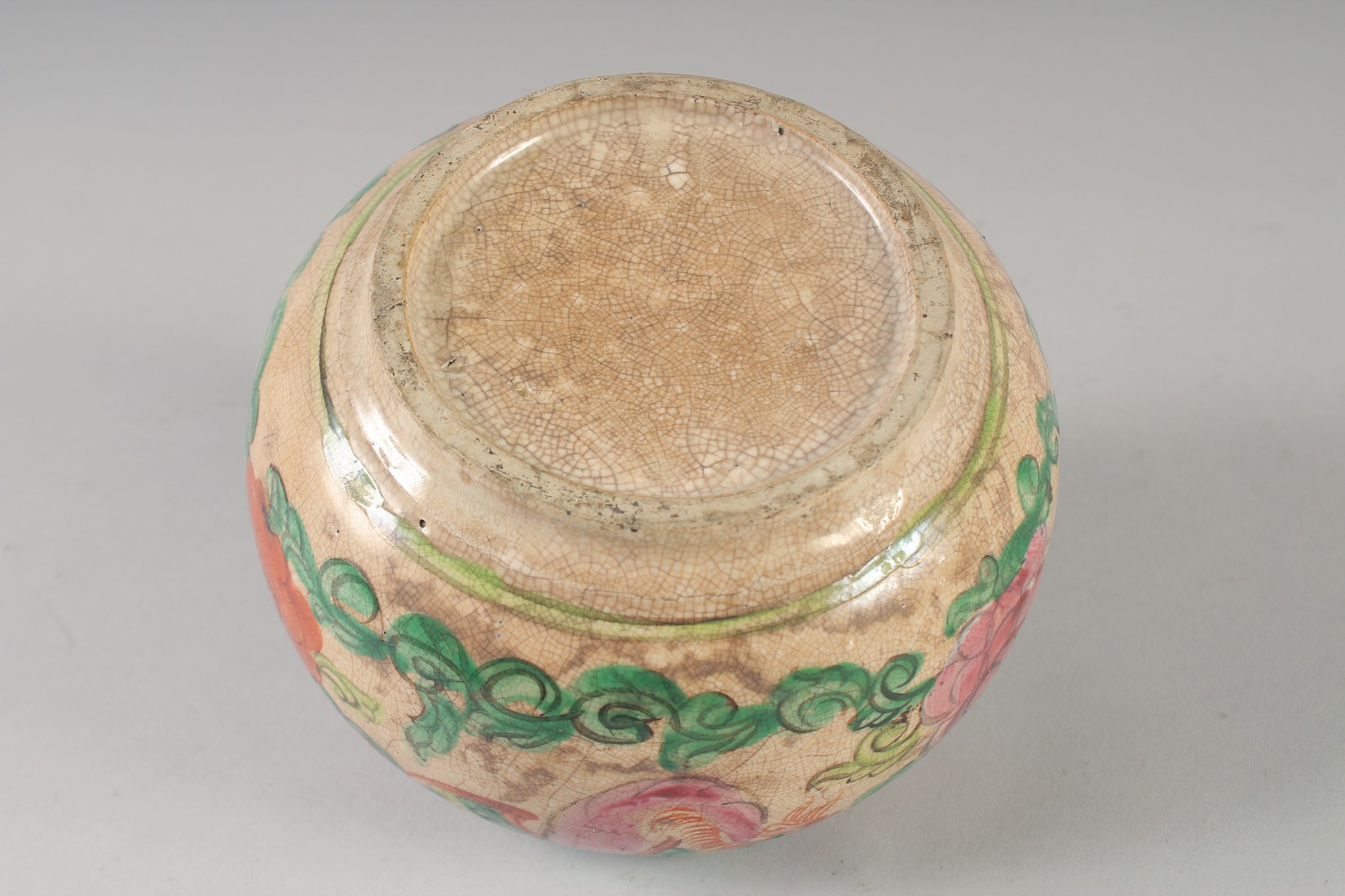 A 19TH CENTURY CHINESE FAMILLE ROSE JAR, possibly a vase lacking neck, (af), 16cm diameter. - Image 5 of 5