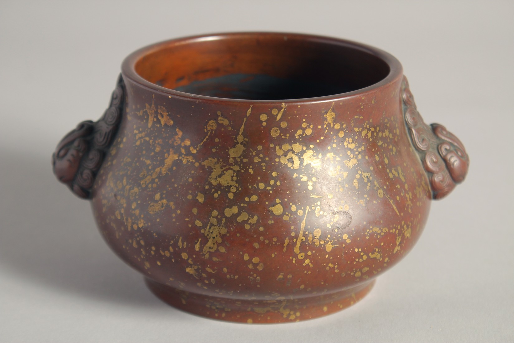 A CHINESE GOLD SPLASH BRONZE BOMBE CENSER, weighing 1.62Kg, the sides cast with double lion-head - Image 3 of 6