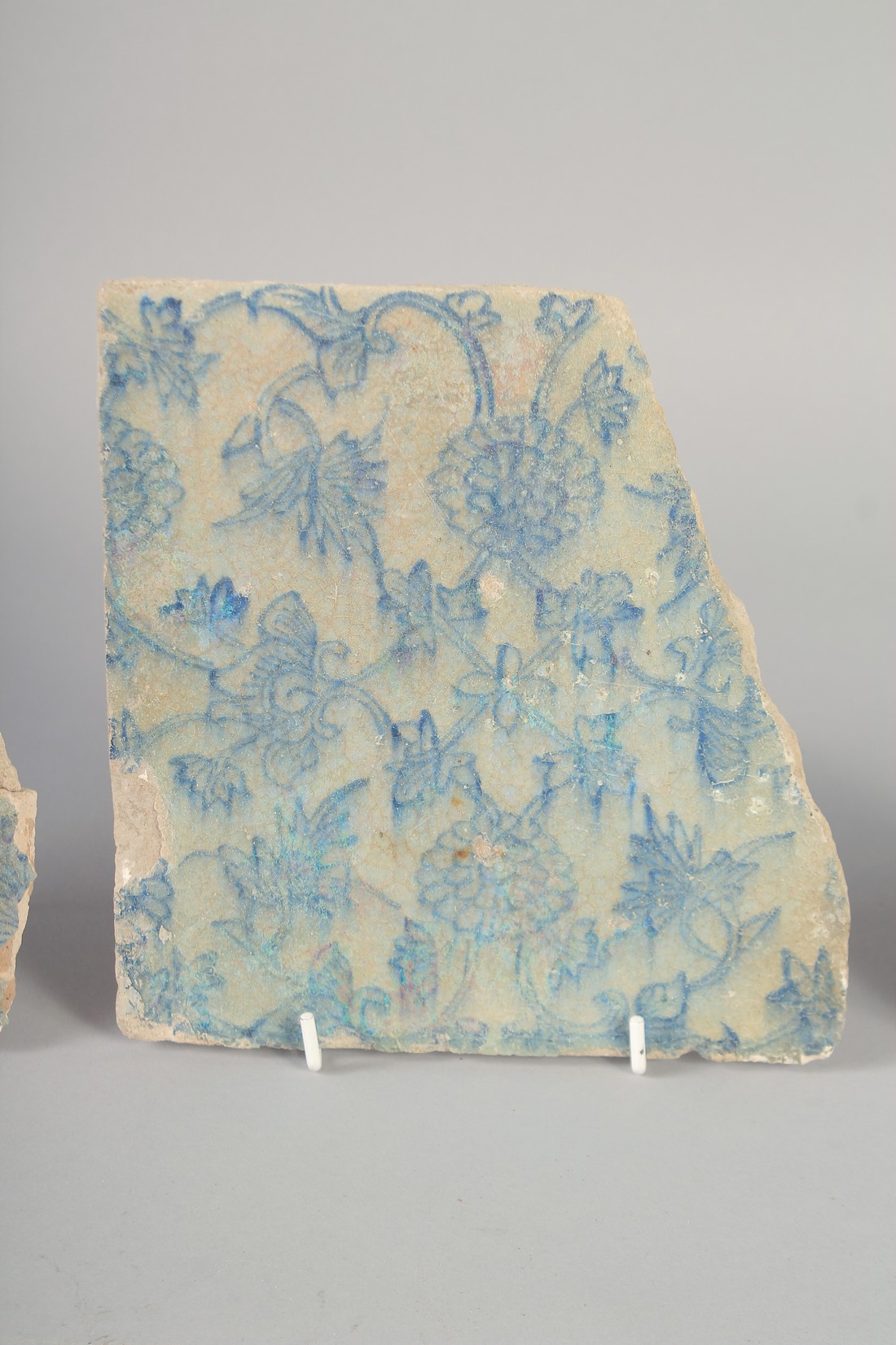 TWO 16TH-17TH CENTURY PERSIAN SAFAVID TILE FRAGMENTS, together with another small Seljuk Kashan - Image 3 of 5