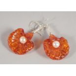 A PAIR OF AMBER AND PEARL EARRINGS.