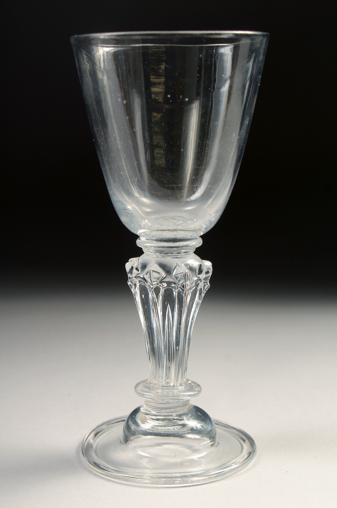 AN 18TH CENTURY WINE GLASS with pedestal stem. 5.75ins high. - Image 3 of 4