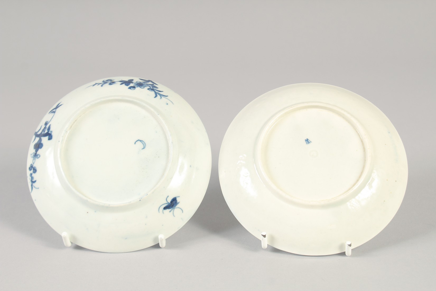 AN 18TH CENTURY WORCESTER TEA BOWL AND SAUCER painted with Prunus Root and a ribbed tea bowl and - Image 4 of 7