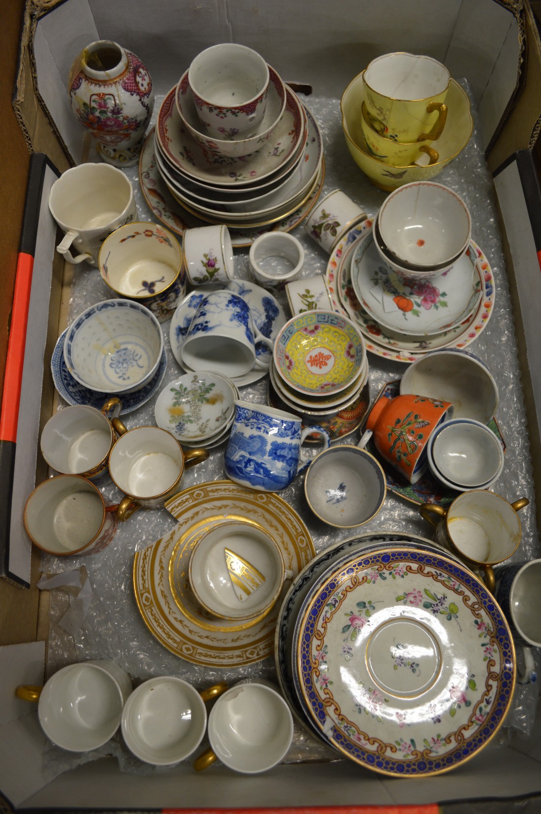 A collection of teacups, tea bowls, saucers etc.
