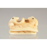 A CARVED BONE FROG NETSUKE. 1.5ins.