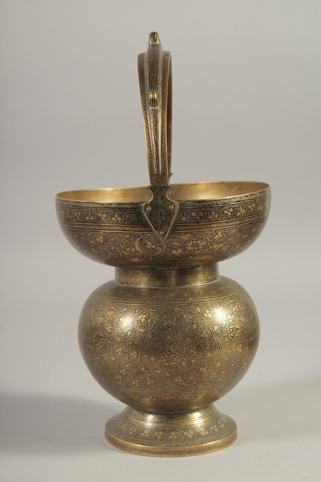 AN ENGRAVED BRASS SPITTOON, 29cm high. - Image 4 of 6