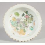 A CHINESE LATE QING DYNASTY FAMILLE ROSE PORCELAIN STAND, 12cm diameter.