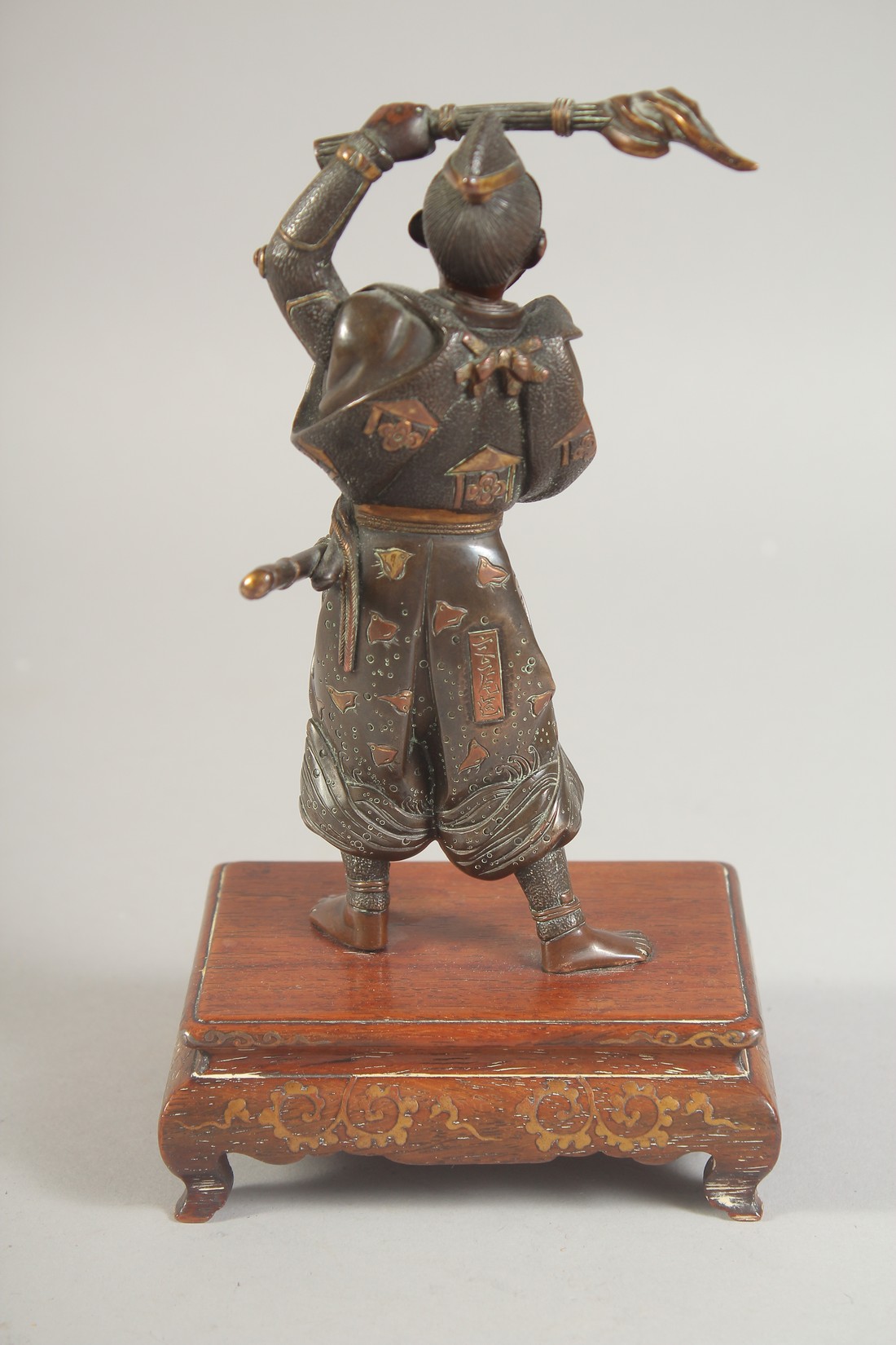A FINE JAPANESE BRONZE OKIMONO of a warrior, signed Miyao Zo, mounted to a wooden base, 19.5cm - Image 3 of 6