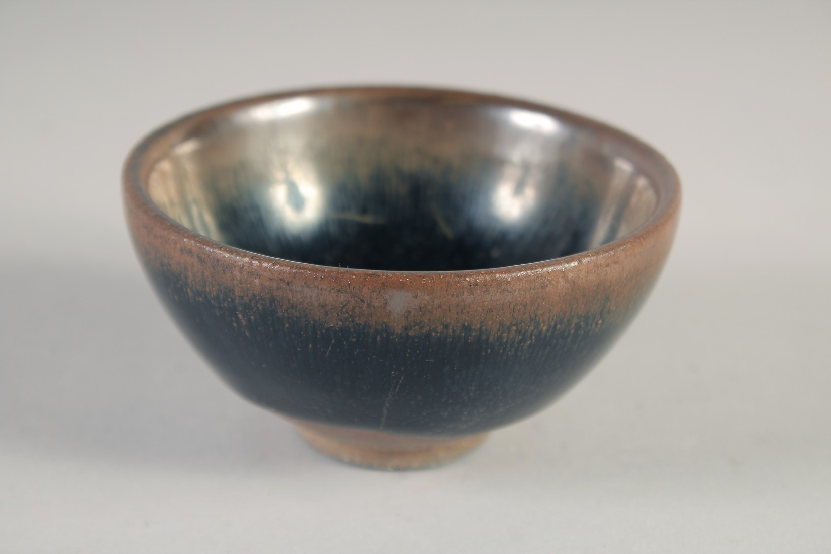 A CHINESE HARE'S FUR GLAZE POTTERY BOWL, 9cm diameter. - Image 3 of 5
