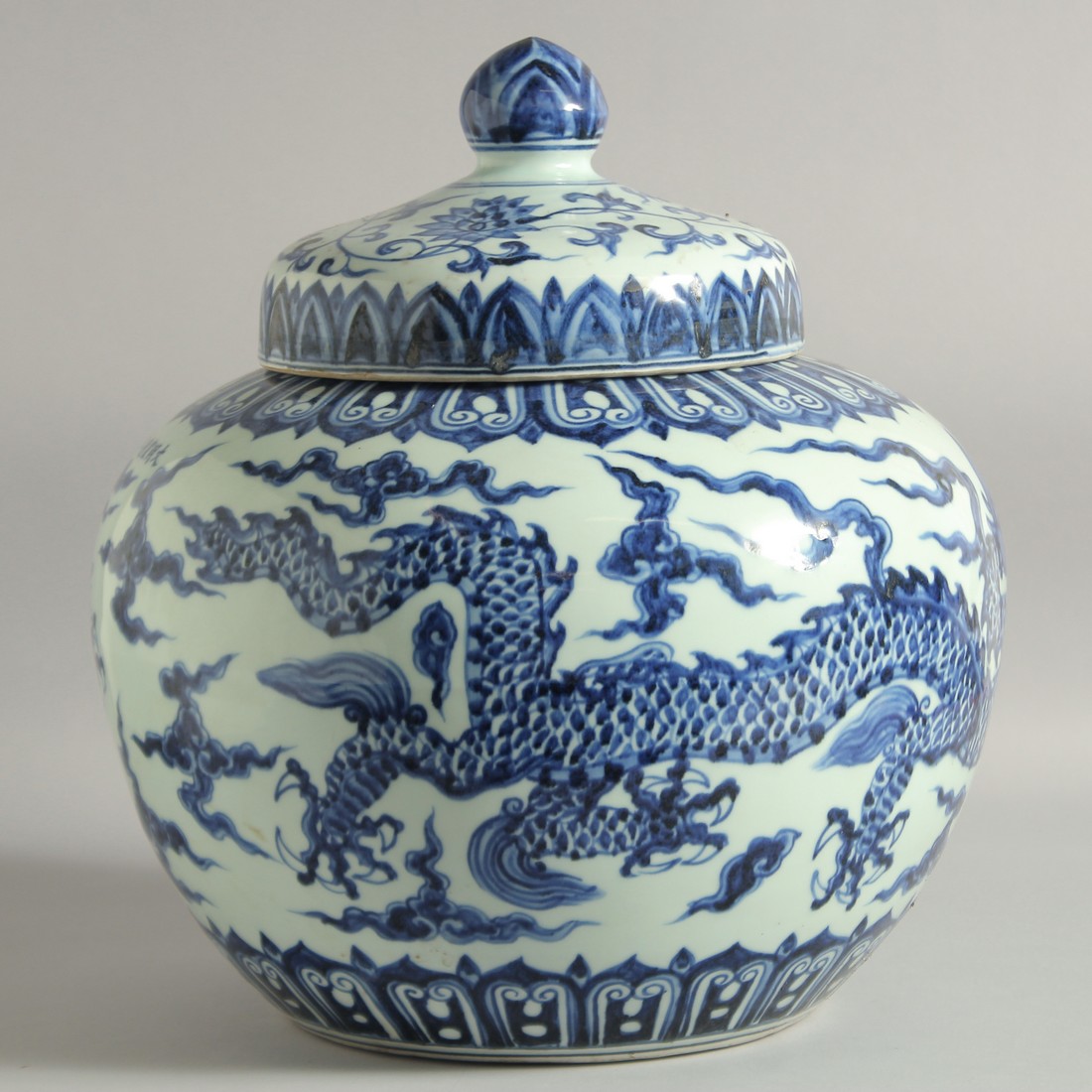 A LARGE CHINESE BLUE AND WHITE PORCELAIN JAR AND COVER, decorated with a dragon and stylised clouds, - Image 4 of 9