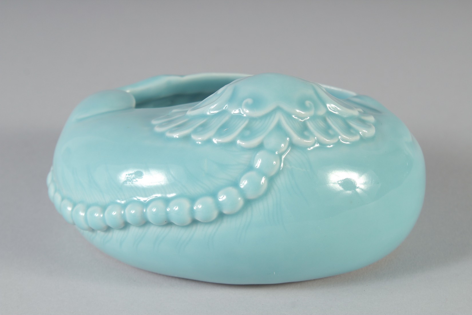 A CHINESE CLAIRE-DE-LUNE OVAL SECTION PORCELAIN BRUSH WASHER, moulded in relief with a Buddhistic - Image 2 of 4