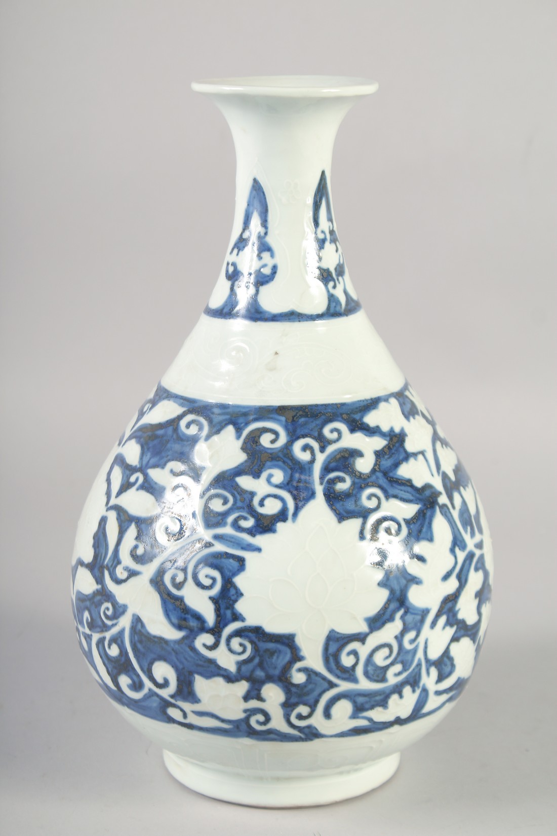 A CHINESE BLUE AND WHITE PORCELAIN YUHUCHUNPING VASE, with floral decoration, four-character mark to - Image 3 of 7