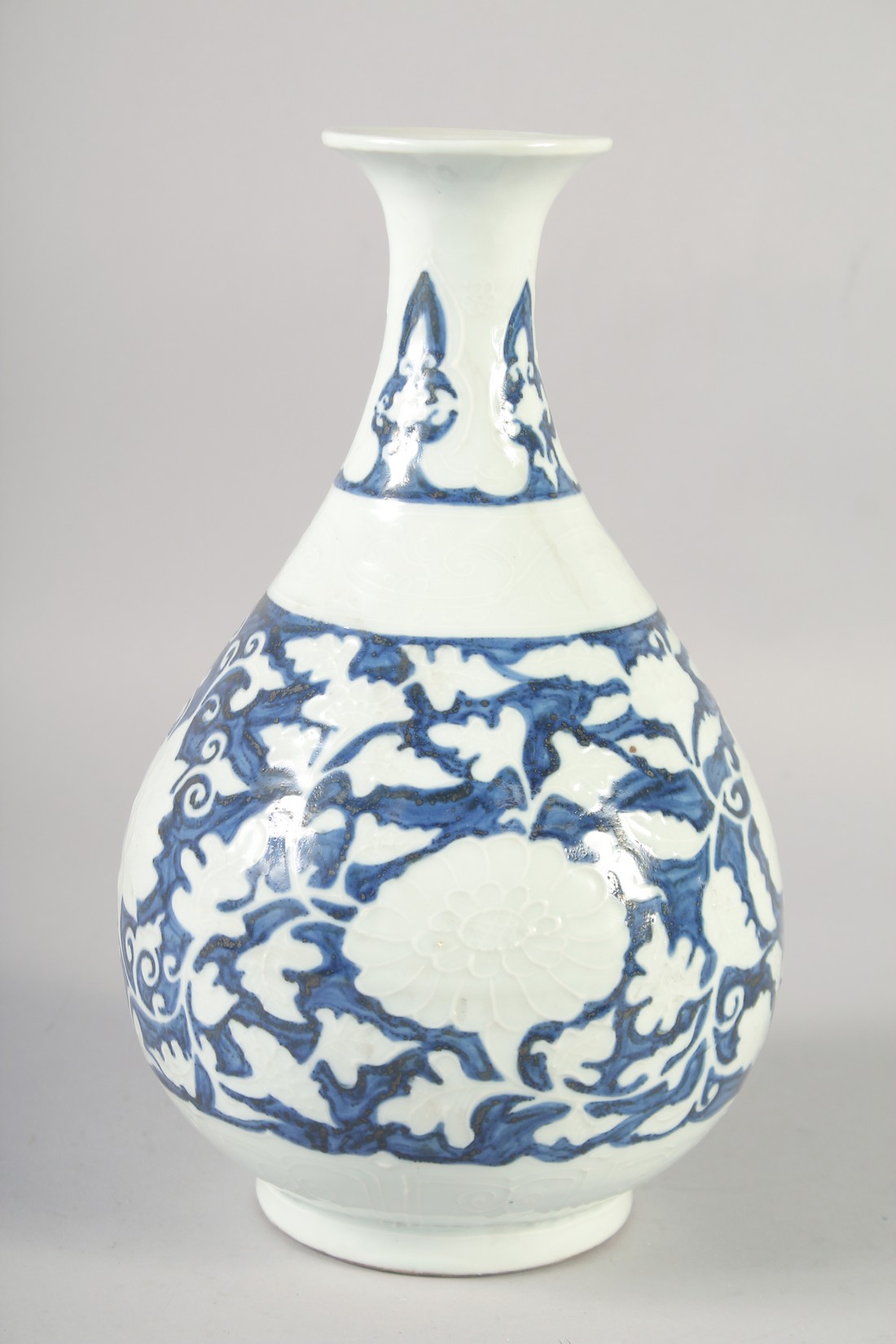 A CHINESE BLUE AND WHITE PORCELAIN YUHUCHUNPING VASE, with floral decoration, four-character mark to - Image 2 of 7