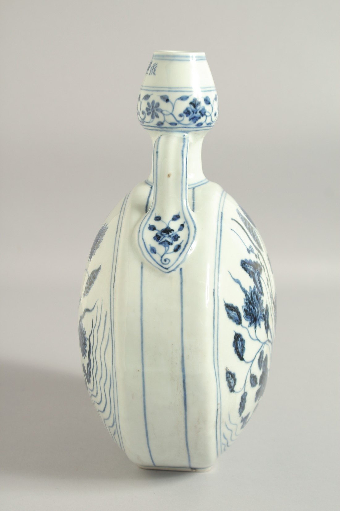 A CHINESE BLUE AND WHITE TWIN HANDLE MOON FLASK, with central floral spray, 30cm high. - Image 2 of 9