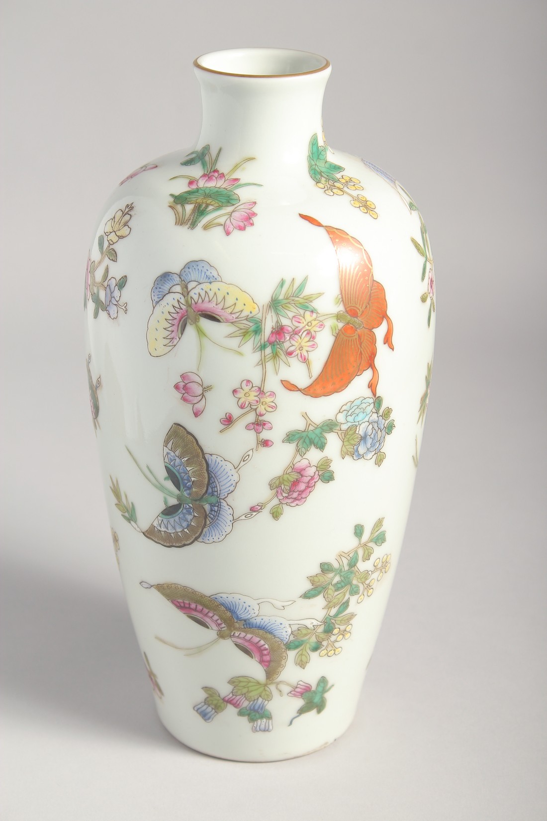 A CHINESE FAMILLE ROSE PORCELAIN BUTTERFLY VASE, base with character mark in red, 25cm high. - Image 2 of 6