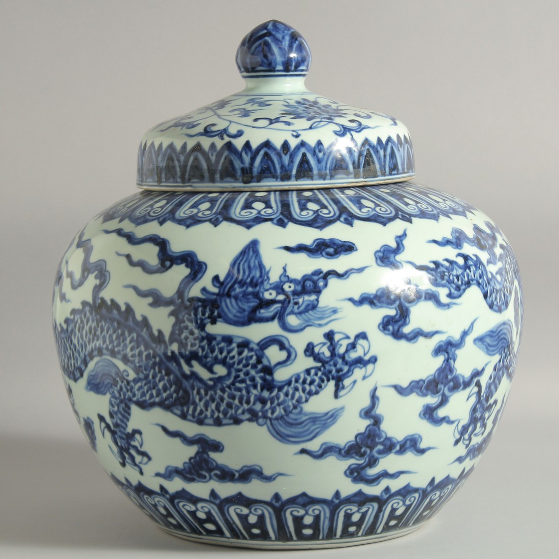 A LARGE CHINESE BLUE AND WHITE PORCELAIN JAR AND COVER, decorated with a dragon and stylised clouds, - Image 3 of 9