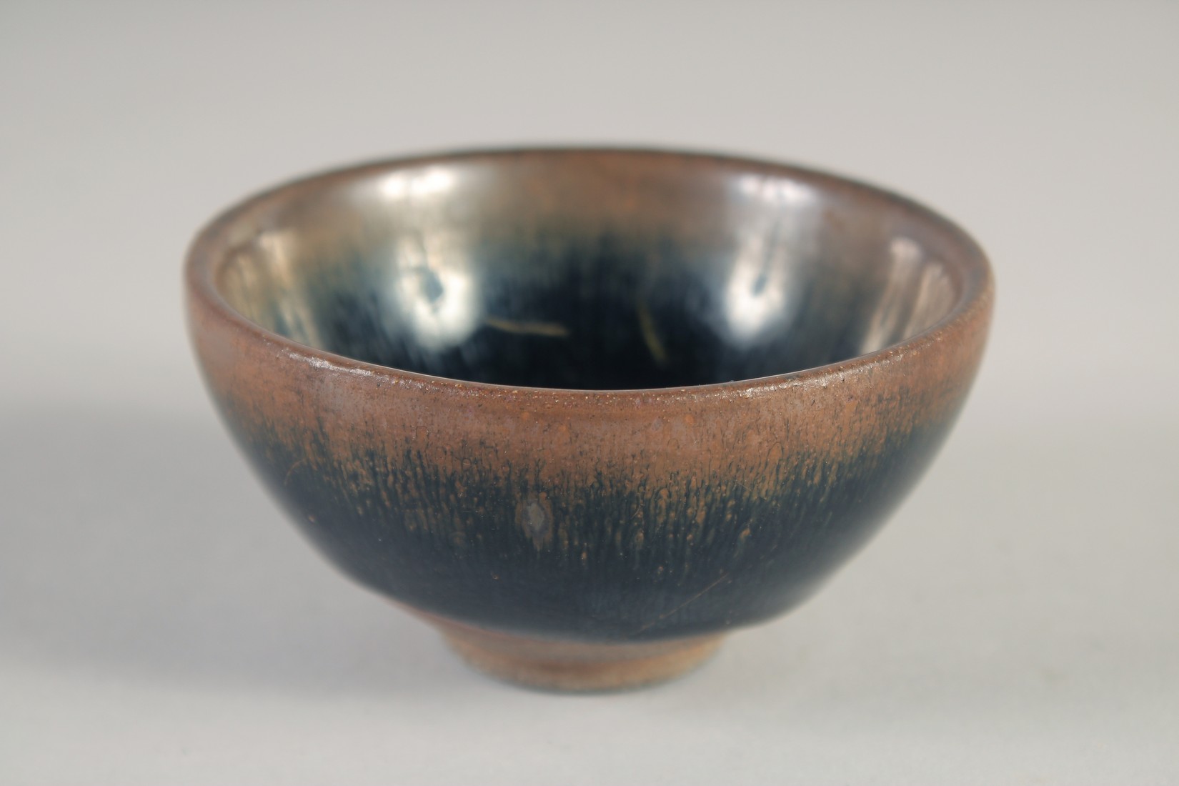 A CHINESE HARE'S FUR GLAZE POTTERY BOWL, 9cm diameter. - Image 2 of 5