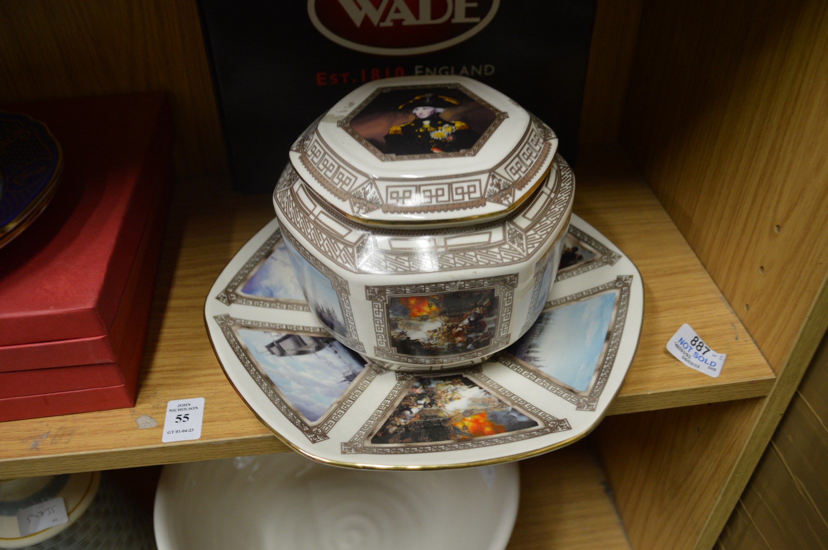 Two Spode maritime collectors plates together with a Wade collectors plate and matching jar and - Bild 4 aus 4