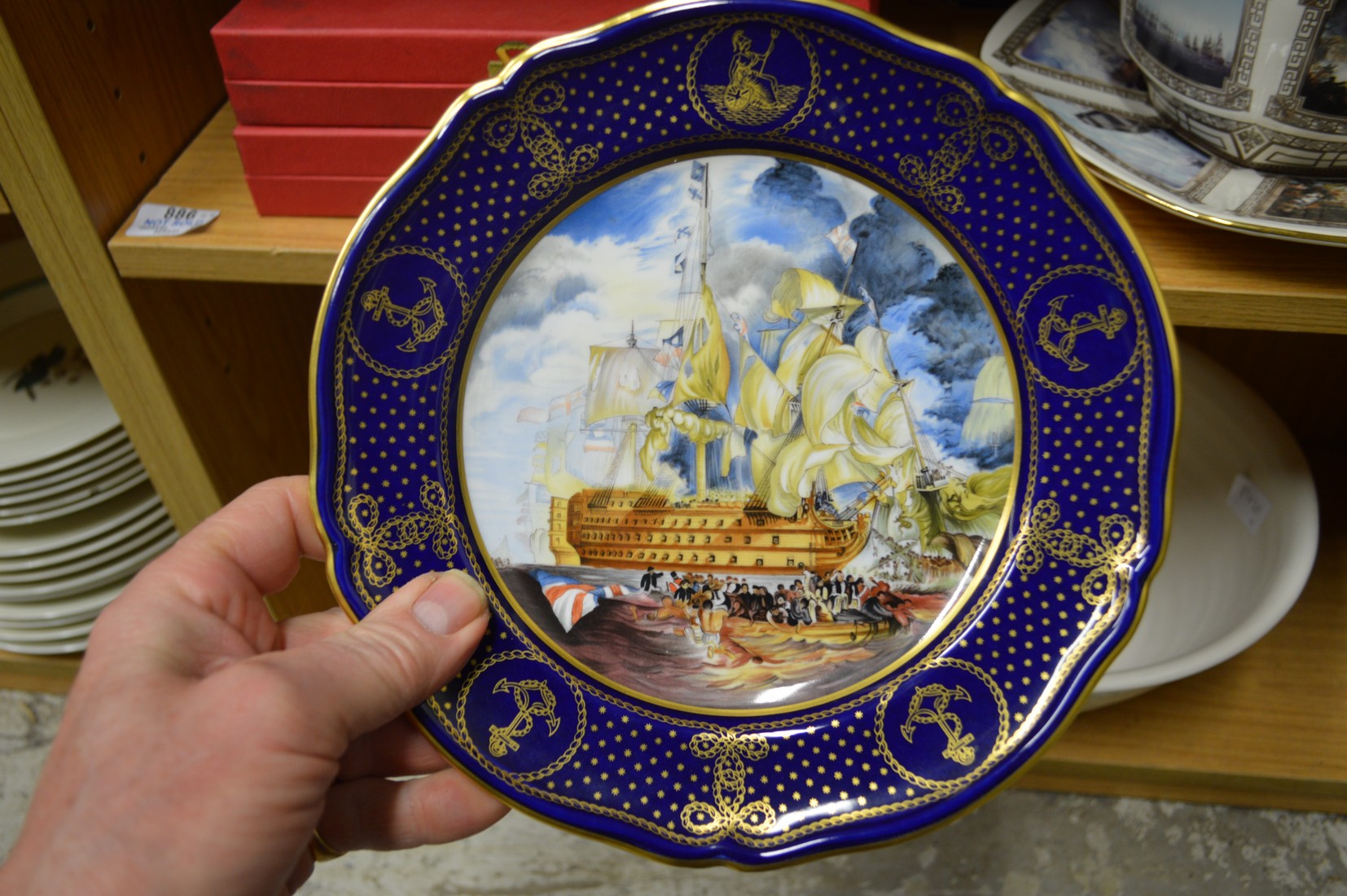 Two Spode maritime collectors plates together with a Wade collectors plate and matching jar and - Bild 3 aus 4