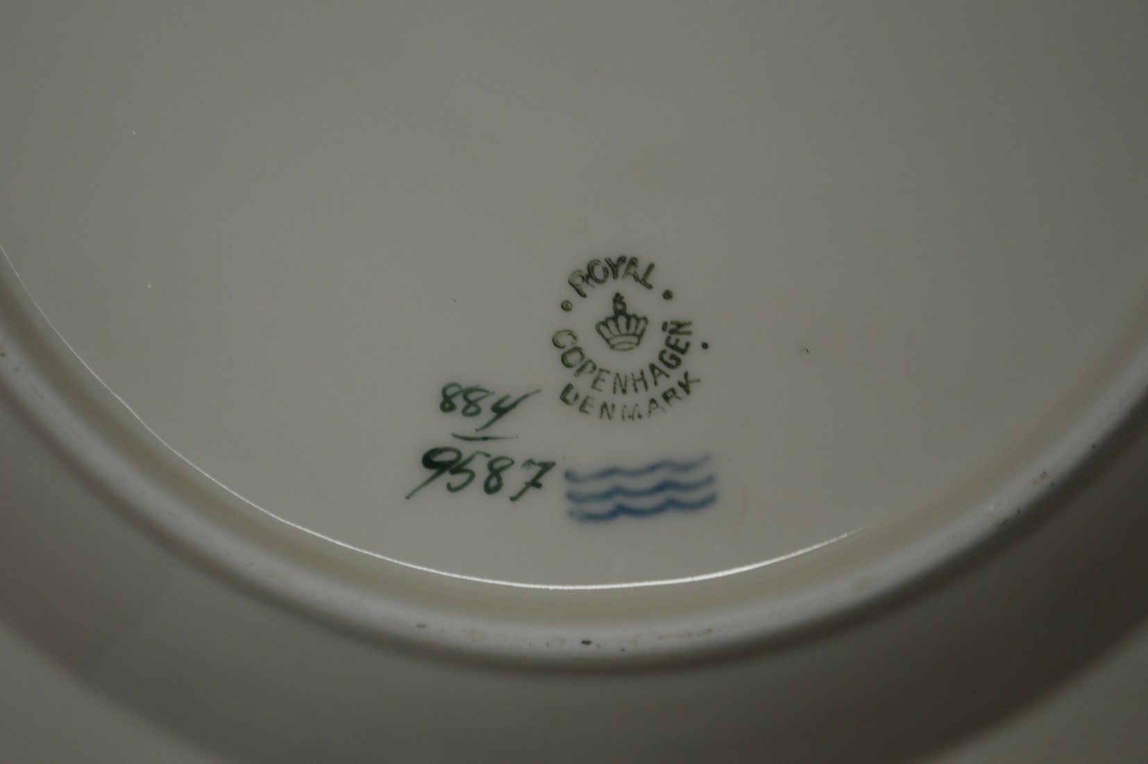 A quantity of Royal Copenhagen plates and soup bowls. - Bild 3 aus 3