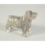 CAST SILVER MINIATURE SPANIEL, 4CM LONG.