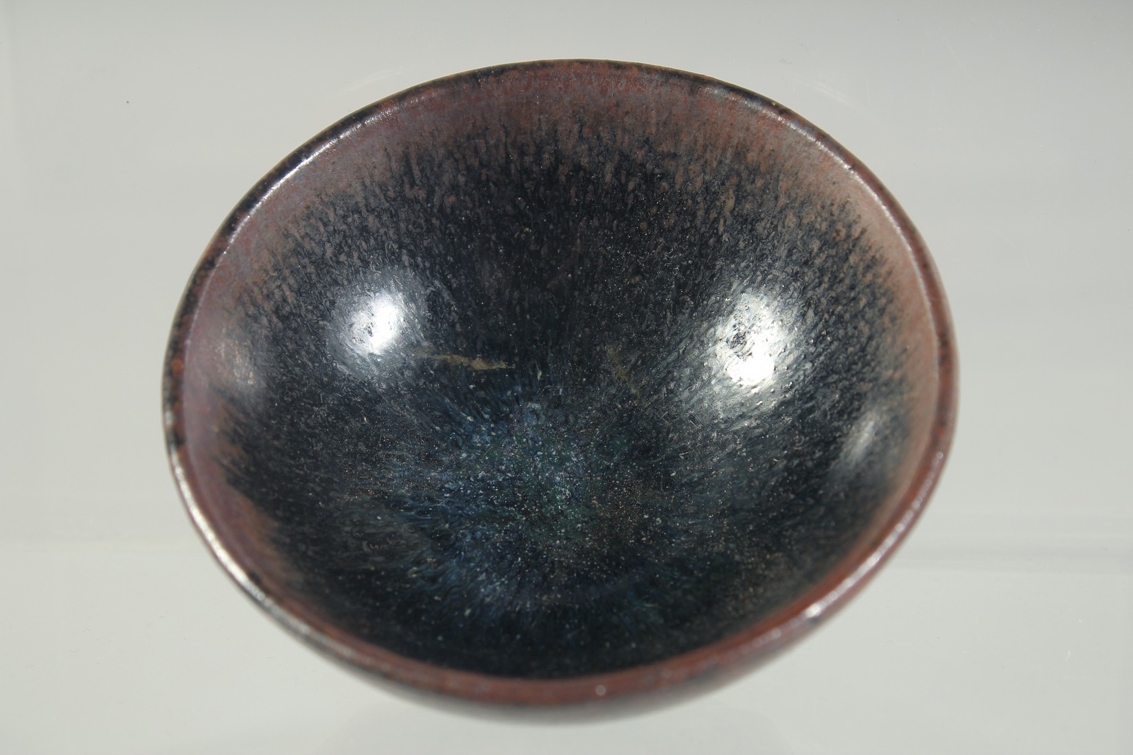 A CHINESE HARE'S FUR GLAZE POTTERY TEA BOWL, 9.5cm diameter. - Image 2 of 3