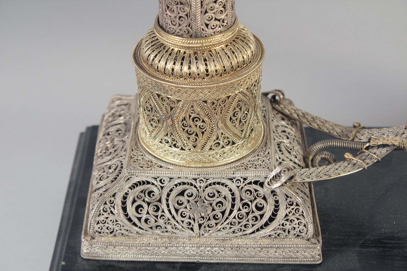 A VERY FINE AND LARGE 19TH CENTURY OTTOMAN TURKISH PARCEL GILT FILIGREE SILVER MIRROR, on a later - Image 13 of 14