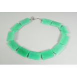 A JADE / JADITE NECKLACE.