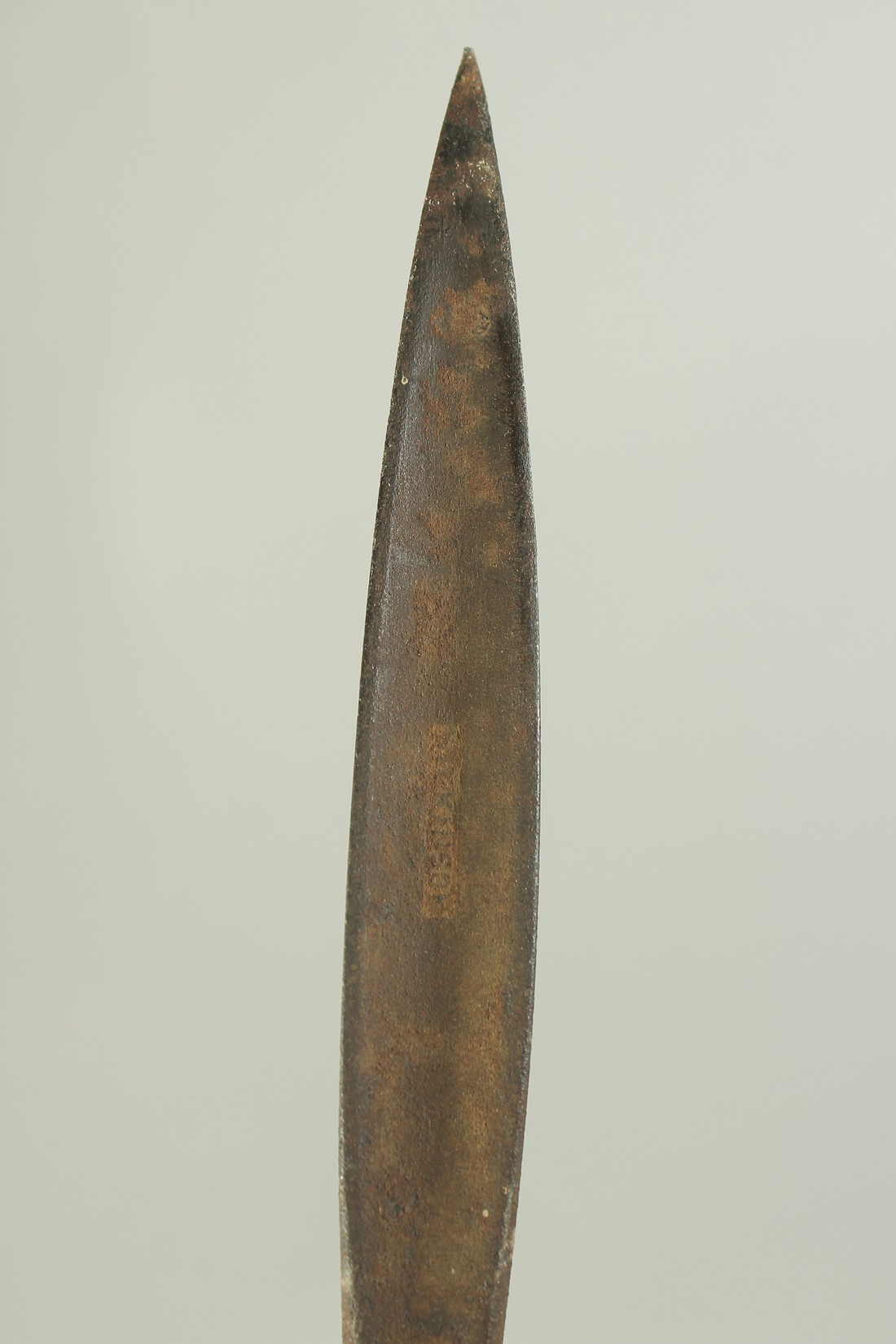 AN EARLY 20TH CENTURY MINDANAO MORO LONG SPEAR (BUDIAK), the spearhead with concave triple-sided - Image 6 of 7