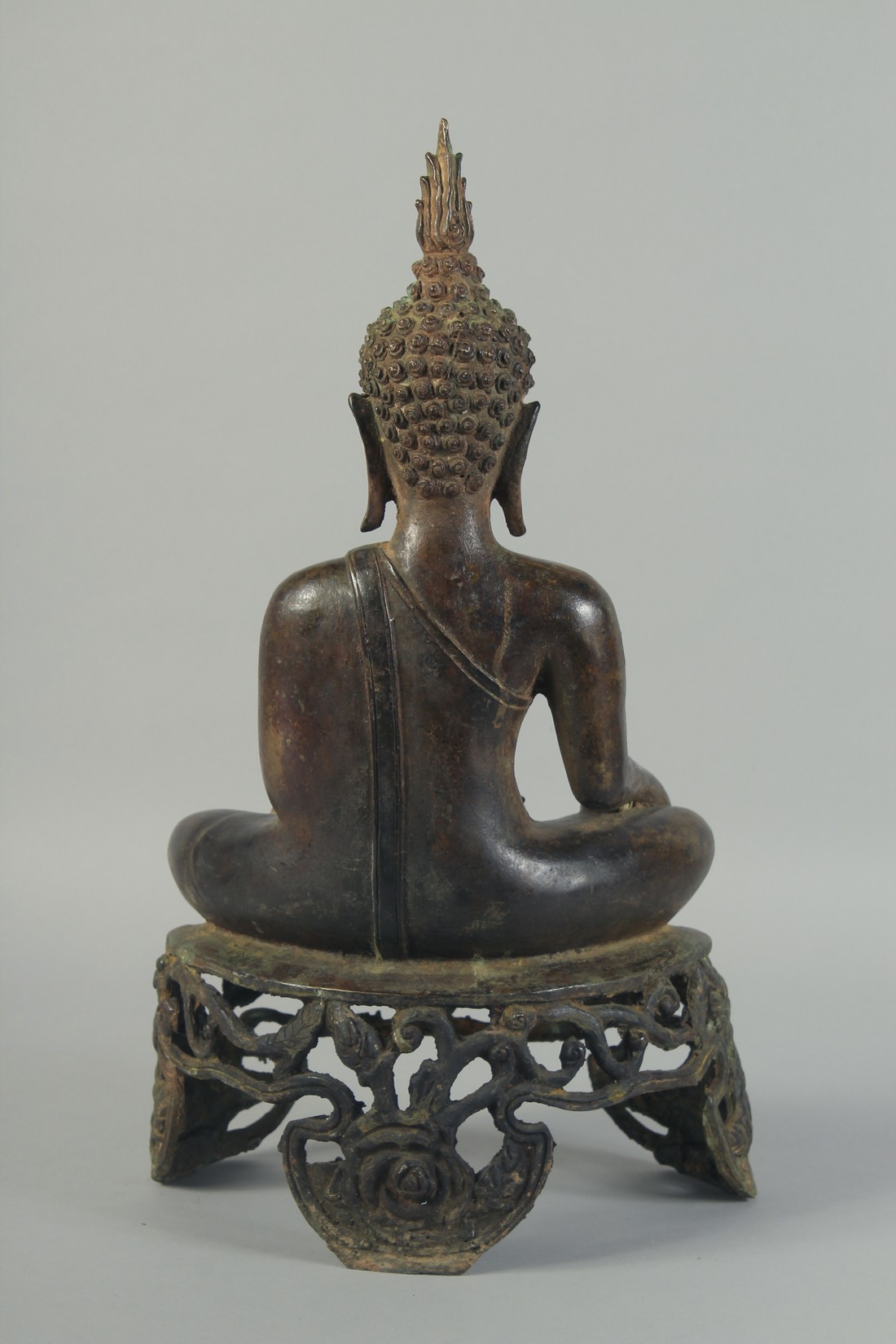 A FINE LARGE SOUTH EAST ASIAN BRONZE SEATED BUDDHA, possibly Thai, raised on openwork base, 45cm - Image 2 of 3