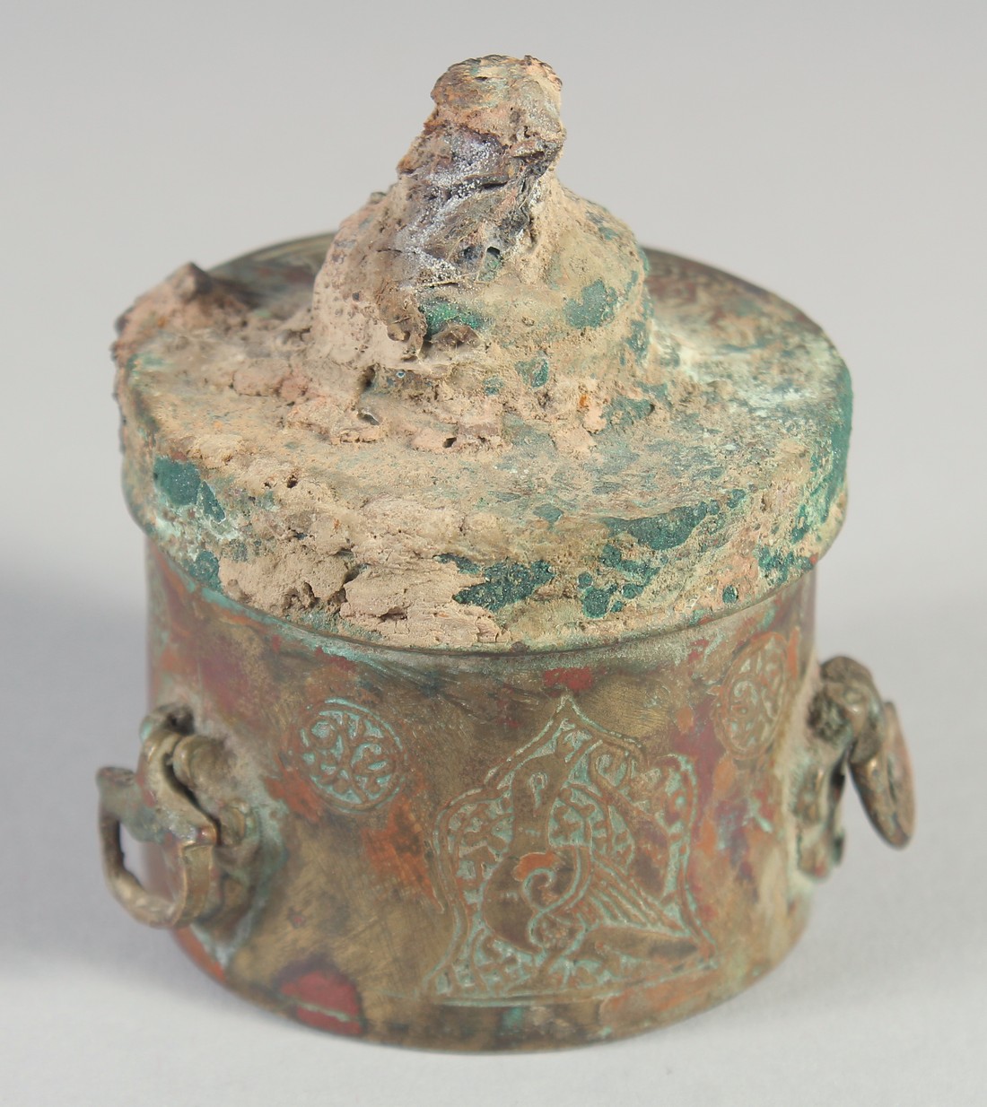 A 12TH-13TH CENTURY PERSIAN SELJUK BRONZE INKWELL, 8cm high. - Image 3 of 5